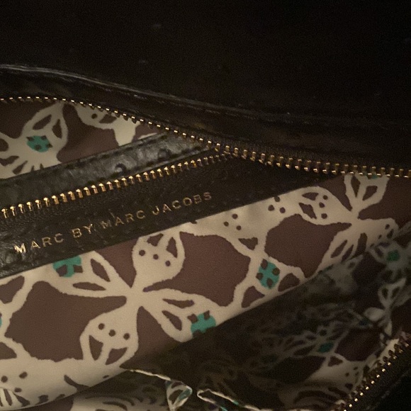 Marc Jacob’s Ostrich leather bag. she is pre-loved and cared for. She is a gem - Picture 6 of 7